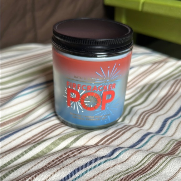 Bath & Body Works Firecracker Pop Single Wick Candle - Picture 1 of 10